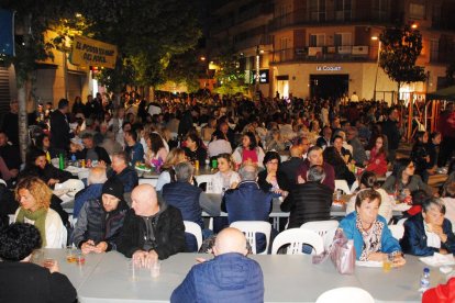 La “llangonissada” popular llenó de público la fiesta mayor. 