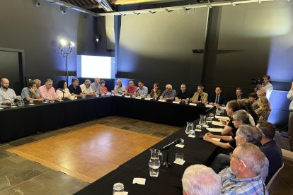 Reunión de la mesa del agua de Lleida en la Casa Canal de Mollerussa.