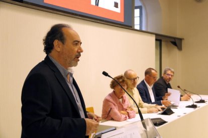 El director del Morera, Jesús Navarro, en la presentación del plan estratégico del nuevo museo, en la Sala Alfred Perenya de la concejalía de Cultura de Lleida.