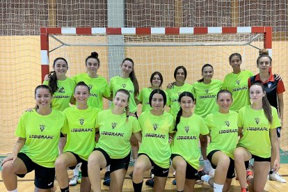 La plantilla del juvenil femení del Linyola de futbol sala.