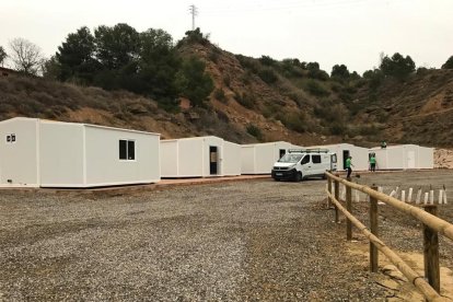 Els cinc mòduls que s’han instal·lat al carrer Campoamor de la capital del Baix Cinca.