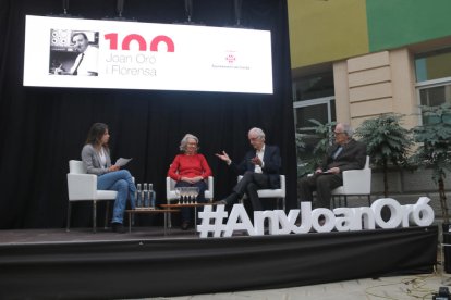 Mesa redonda formada por familiares y compañeros de Oró durante el acto de este sábado en el Parque Agrobiotech