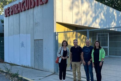 Caula, amb els federatius Hernández i Jiménez i la representant territorial Lourdes Ravetllat.