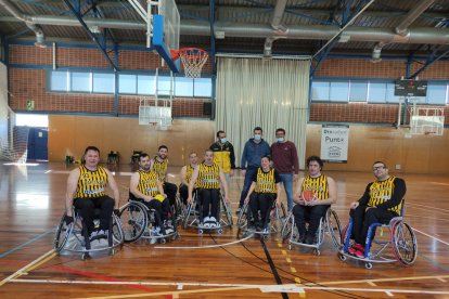 L’equip del CB Pardinyes de bàsquet en cadira de rodes que competirà aquesta temporada.