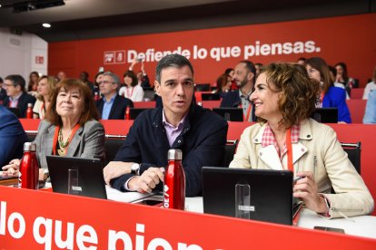 La presidenta del PSOE, Cristina Narbona, Pedro Sánchez y María Jesús Montero, ayer en el Comité.