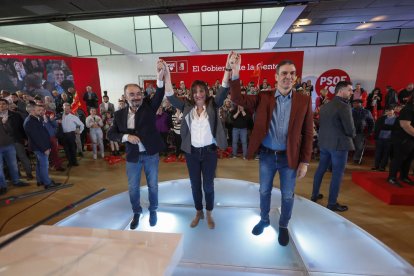 Sánchez, amb Lambán i la candidata socialista a l’alcaldia.