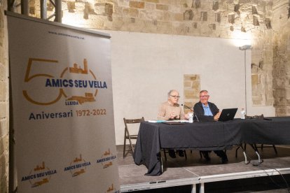 Josep Varela, ayer junto al presidente de los Amics de la Seu Vella.