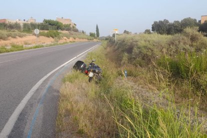 Imatge de la moto que conduïa l’home en el sinistre de dimecres a Puigverd d’Agramunt.