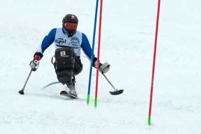 Un dels participants en el Mundial d’Espot, durant l’entrenament d’ahir.