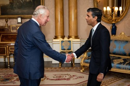 Sunak recibió ayer el encargo del rey Carlos III de formar un nuevo gobierno en Reino Unido.