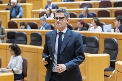 Boñlaños durante la sesión del Senado celebrada ayer. 