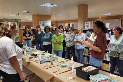 Montse Tarragona conduciendo una de las actividades. 