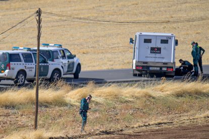 Tres personas han fallecido y otras tres han resultado heridas en el tiroteo que se ha producido este miércoles en el punto kilométrico 1 de la carretera que une las localidades de Argamasilla de Calatrava y Villamayor de Calatrava en Ciudad Real