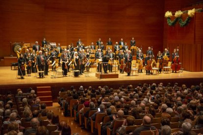 El públic va omplir ahir l’Auditori de Lleida per gaudir de l’Orquestra Simfònica del Vallès.