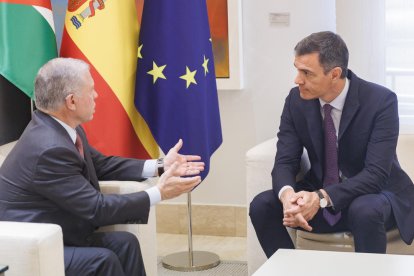 Pedro Sánchez es va reunir ahir amb el rei de Jordània al Palau de la Moncloa.