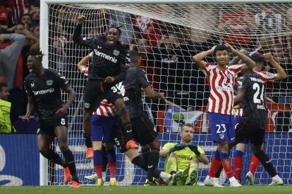 Jugadors del Bayer Leverkusen celebren un dels seus gols.