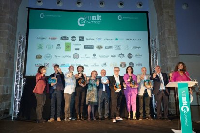 Foto de familia de los premiados en la Nit Gourmet Català, celebrada el martes en Barcelona. 