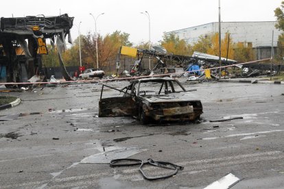 Una gasolinera ucraniana destruida tras un ataque ruso. 