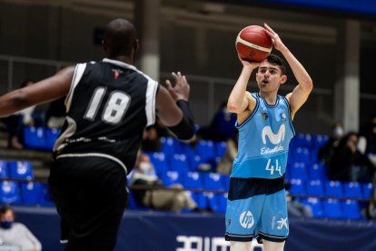 Nacho Arroyo, la temporada que jugó en LEB Oro con Estudiantes.