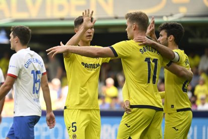 3-4. El Barcelona s'emporta una bogeria de partit a La Cerámica