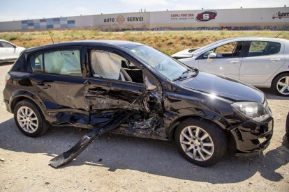 Un dels vehicles implicats ahir en la col·lisió.