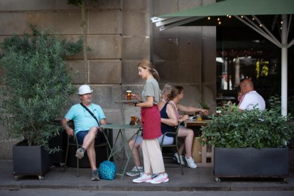 La hostelería, el sector con los salarios más precarios.