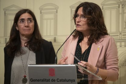 La coordinadora del proyecto de la candidatura olímpica 2030, Mònica Bosch, y la consellera Vilagrà.