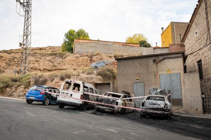 Estat en el qual van quedar els vehicles després del foc.