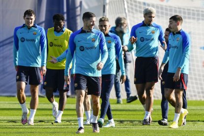 Jugadores del Barcelona, durante un entrenamiento de esta semana.