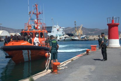 Imatge d’un vaixell de Salvament Marítim.