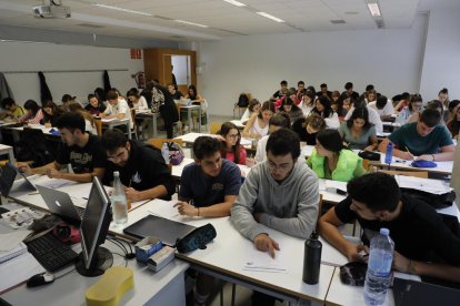 Alumnes del grau d’Educació Primària dual de la Universitat de Lleida.