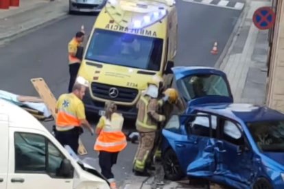 Imagen de una colisión ayer por la mañana en Almacelles. 