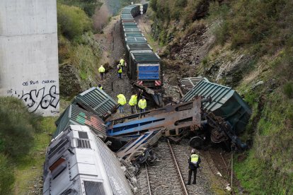 Descarrila un tren de mercaderies a Galícia