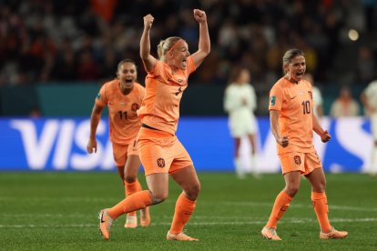 Jegadoras de la selección de los Países Bajos celebran su victoria de ayer sobre Portugal.