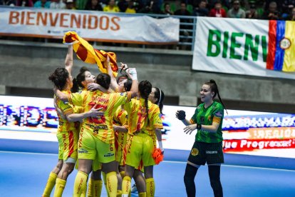 Les jugadores de Catalunya celebren el pas a les semifinals del Mundial.