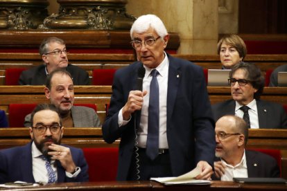 El conseller Manel Balcells, en el pleno del Parlament.