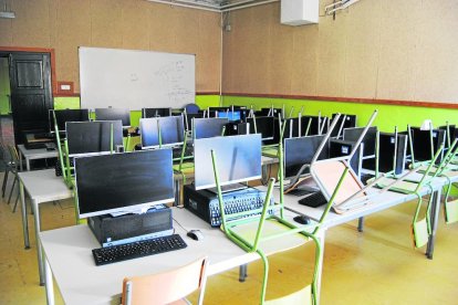 Un aula vacía en el instituto Mollerussa, en la capital del Pla d’Urgell.