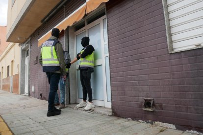 La Policia va fer escorcolls en una dotzena de locals, alguns dels quals de Coalició per Melilla.