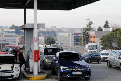 Los conductores leridanos han intentado aprovechar hasta el último minuto el descuento de 20 céntimos por litro de carburante.