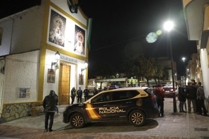 Exteriores de la Parroquia de San Isidro, en la que ha sido apuñalado al sacerdote Antonio Rodríguez, que ha resultado herido de gravedad y está ingresado en el hospital Punta de Europa en estado estable.