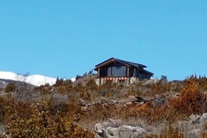 L'edificació de Bellver de Cerdanya que qüestiona l'entitat SOS Pirineus.