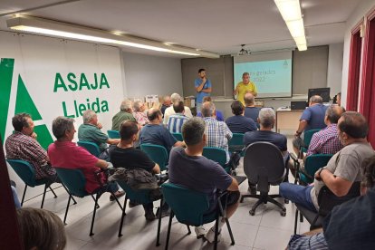 Un momento de la reunión celebrada ayer