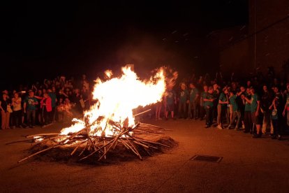 Alàs, a l’Alt Urgell, va celebrar divendres a la nit la tercera edició de les seues falles.