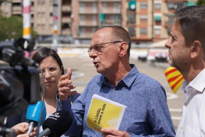 Jordina Freixenet, Miquel Pueyo i Juanjo Falcó, durant la presentació d’ahir.