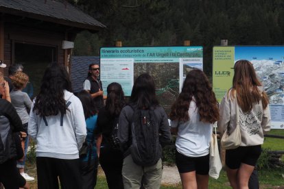 La presentació dels senyals de les rutes turístiques.