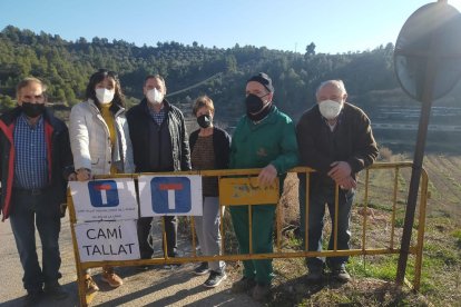 Protesta d’alcaldes per exigir la millora de la pista de la Palma.