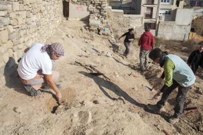 Vista de la nova campanya d’excavacions a la fortificació.