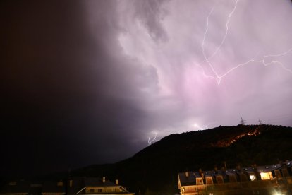 Tormentas eléctricas en el Pirineo y bajada notable de las temperaturas