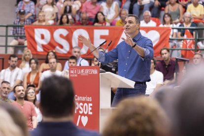 El presidente español participó ayer en un mitin del PSOE en Tenerife.