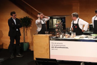 Los hermanos Roca, en el escenario del Fòrum Gastronómic. 